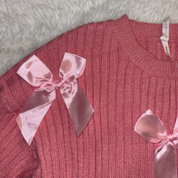 Dreamers Bow Sweater🎀✨ - Picture 1 of 4